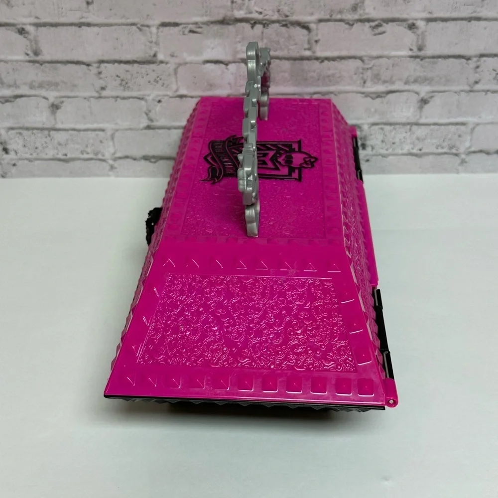 Monster High Create a Monster Design Lab Coffin Only 2011 Pink Black